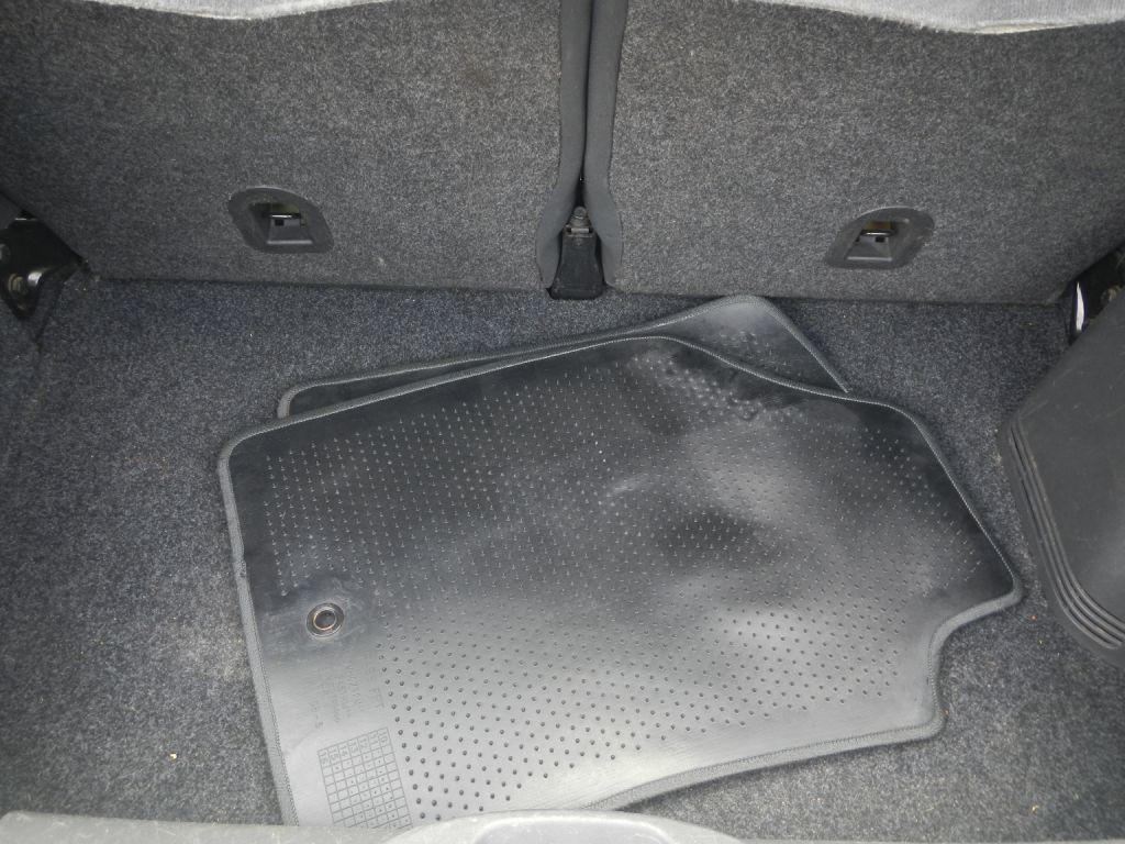 2015 FIAT 500 Image 35