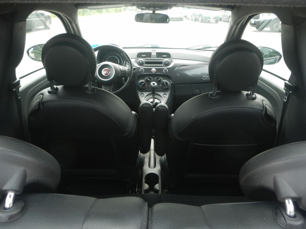 2015 FIAT 500 Image 36
