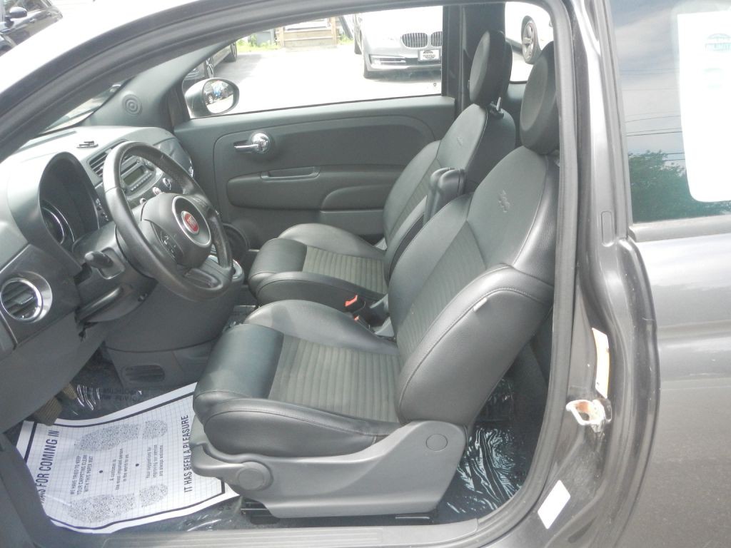 2015 FIAT 500 Image 43