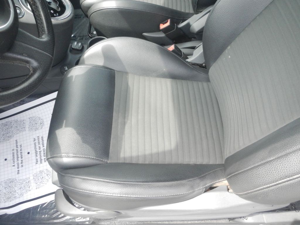 2015 FIAT 500 Image 45