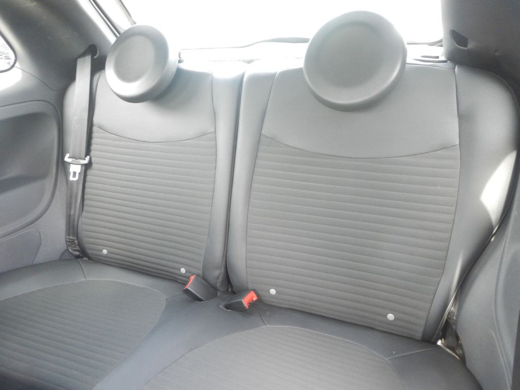 2015 FIAT 500 Image 47