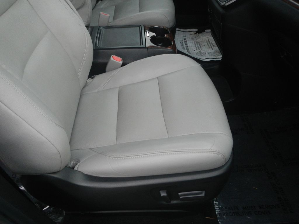 2015 Toyota Sienna Image 21