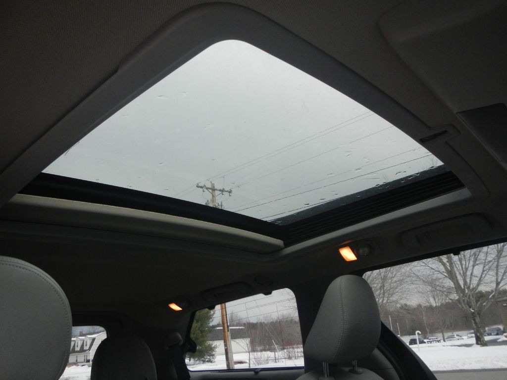 2015 Toyota Sienna Image 36