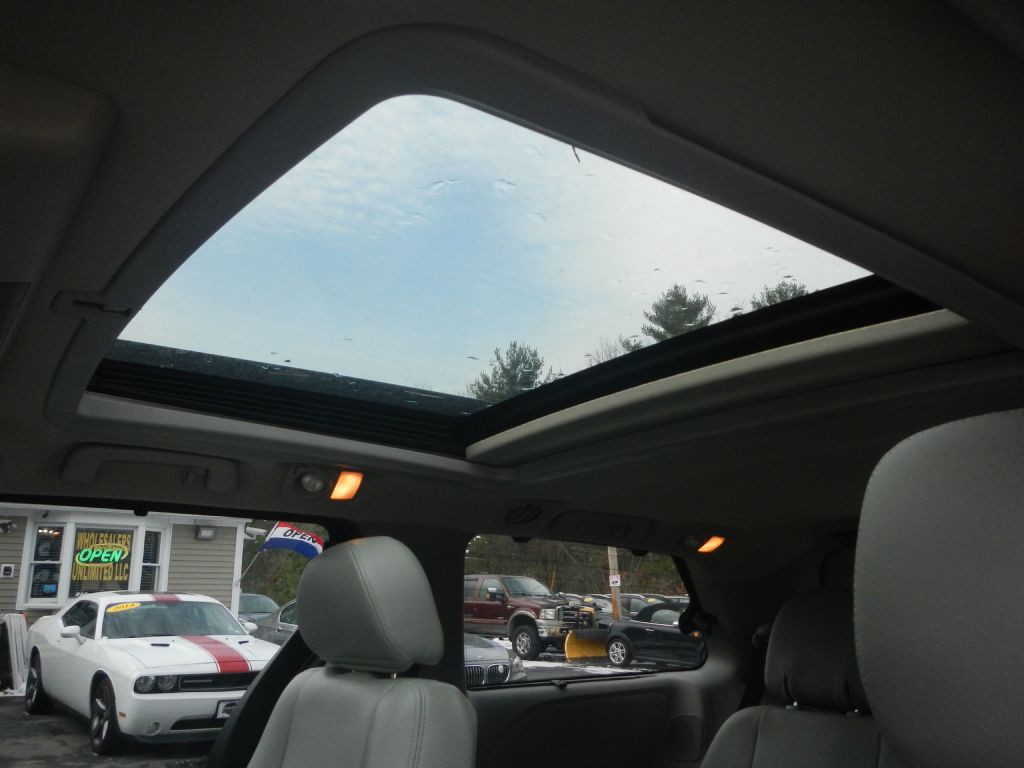 2015 Toyota Sienna Image 47