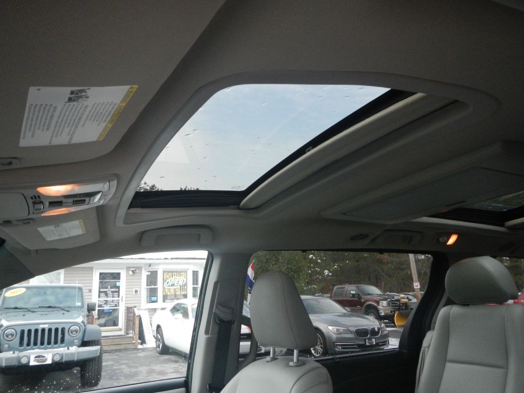 2015 Toyota Sienna Image 60