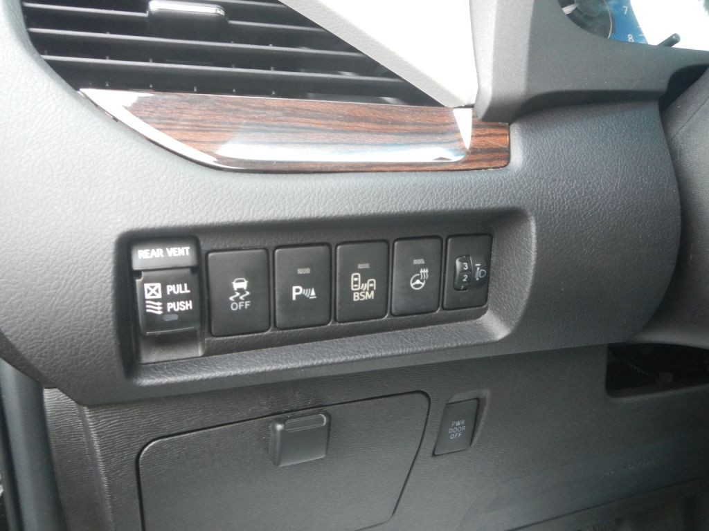 2015 Toyota Sienna Image 62