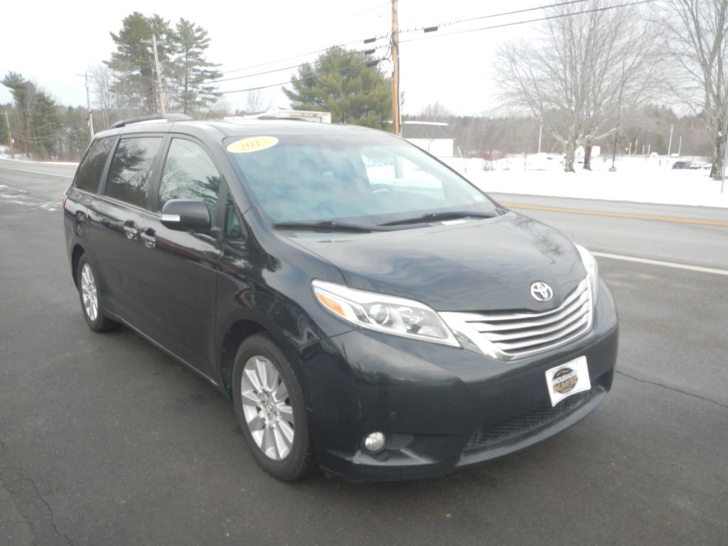 2015 Toyota Sienna Image 64