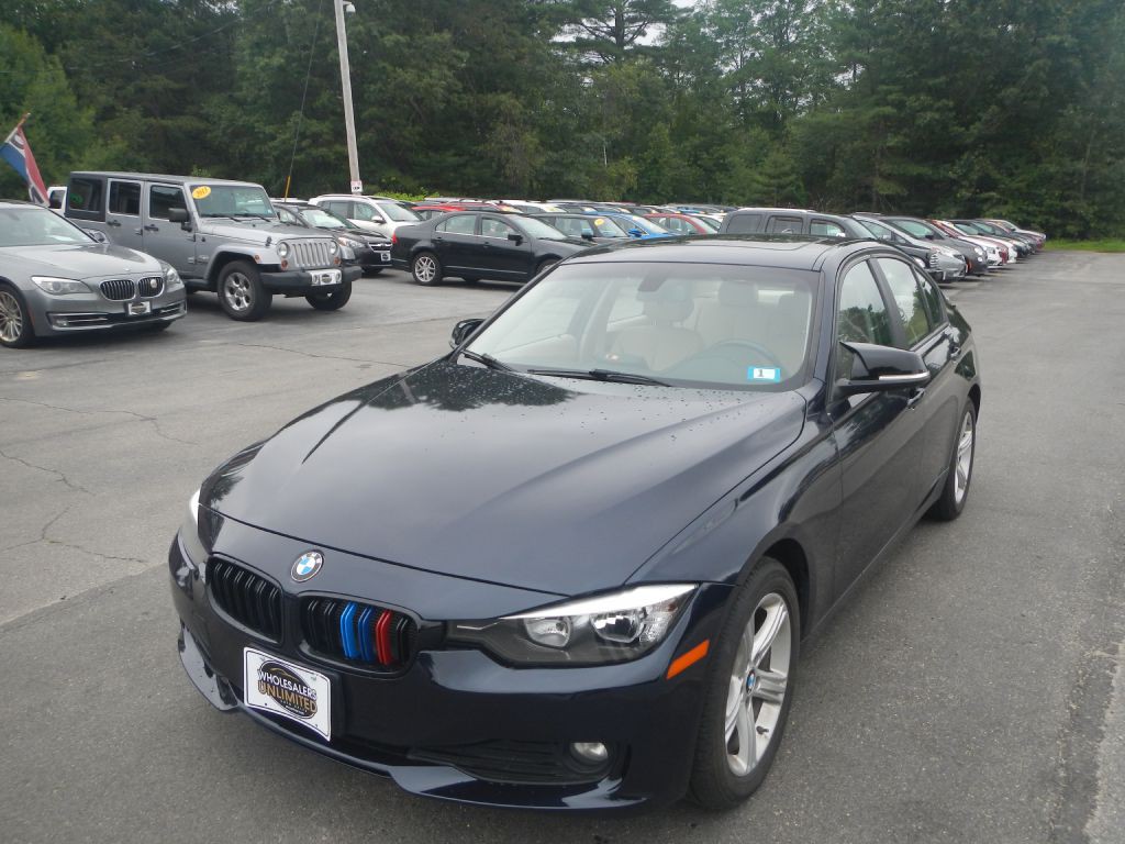 2014 BMW 3 Series Image 2