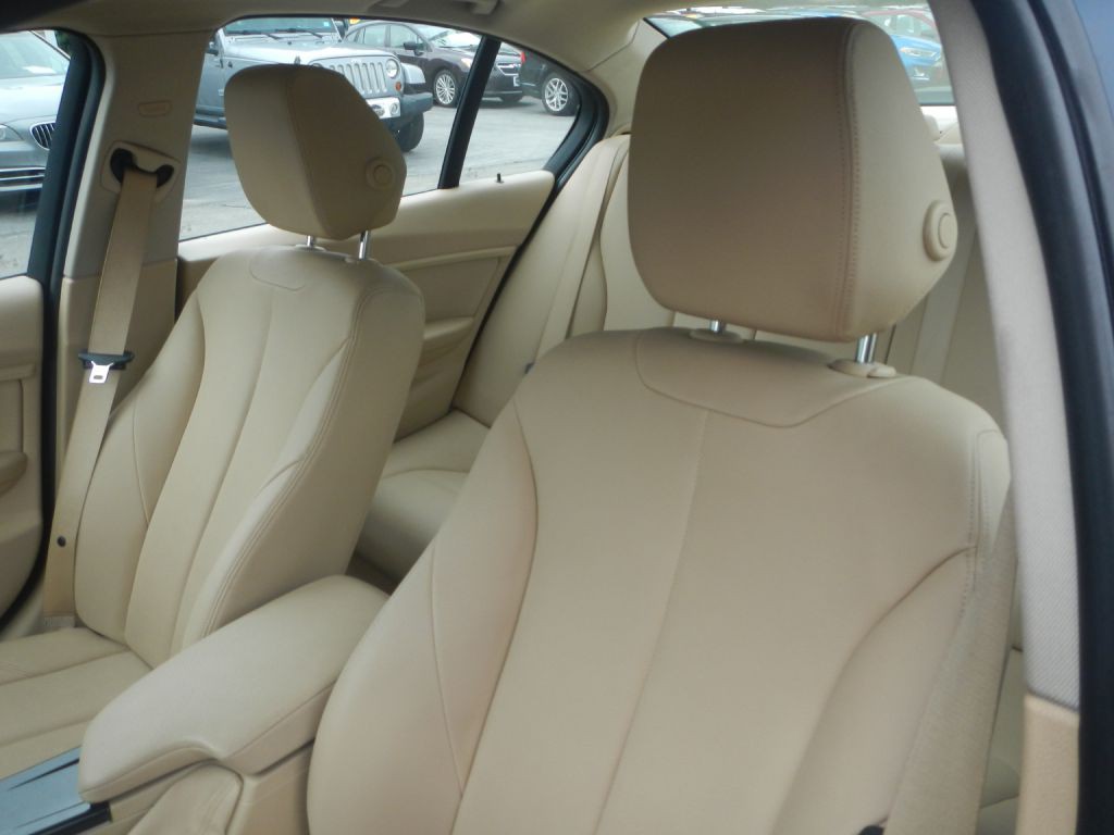 2014 BMW 3 Series Image 4