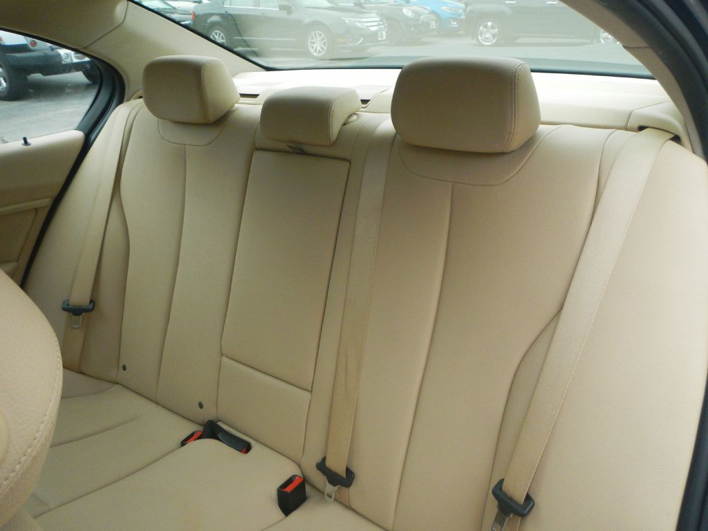 2014 BMW 3 Series Image 5