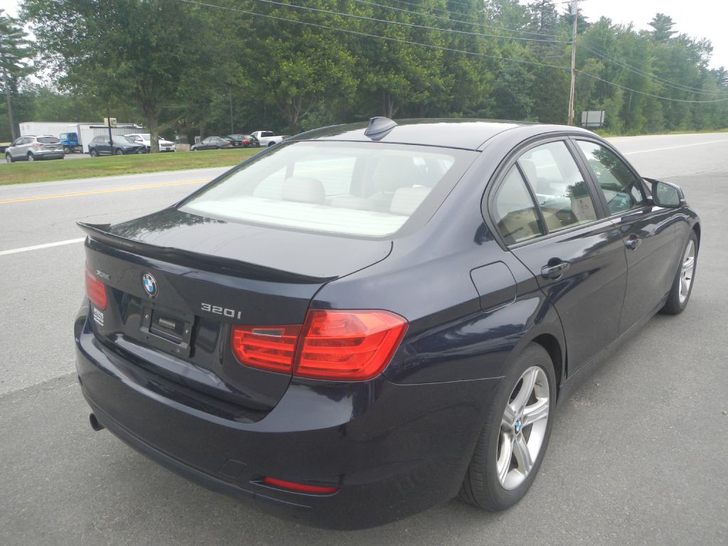 2014 BMW 3 Series Image 7