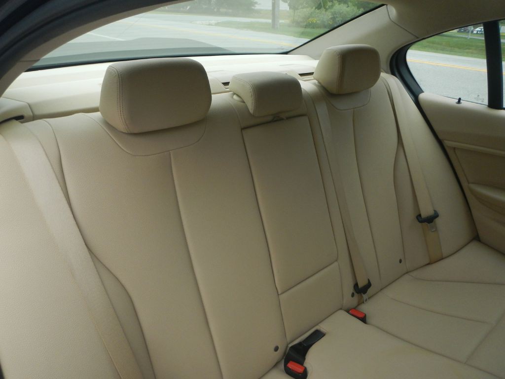 2014 BMW 3 Series Image 8