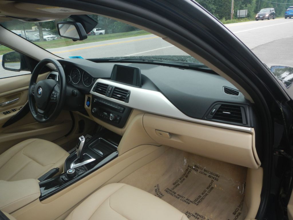 2014 BMW 3 Series Image 10
