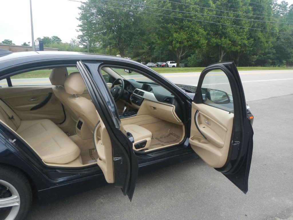 2014 BMW 3 Series Image 15