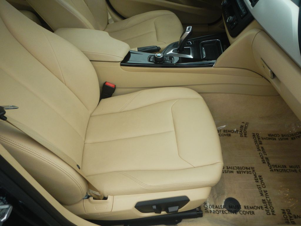 2014 BMW 3 Series Image 18