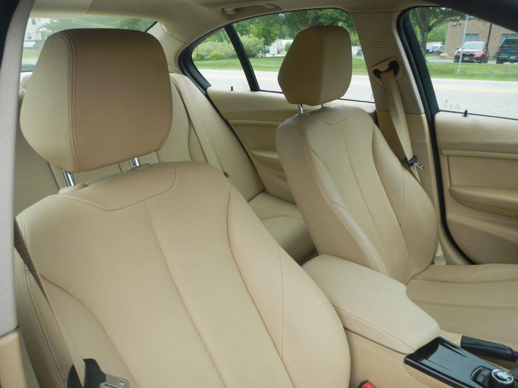 2014 BMW 3 Series Image 19