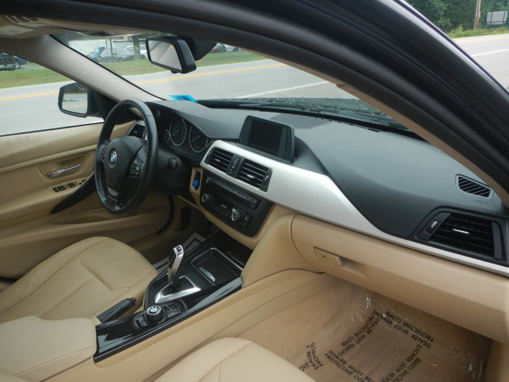 2014 BMW 3 Series Image 21