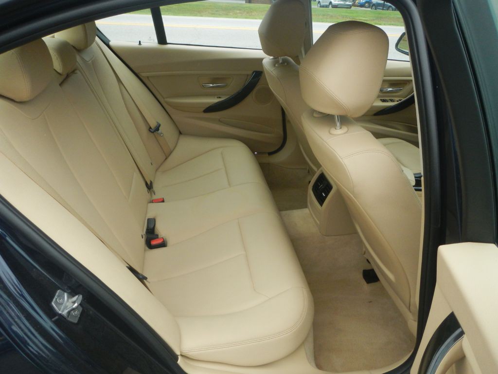 2014 BMW 3 Series Image 29