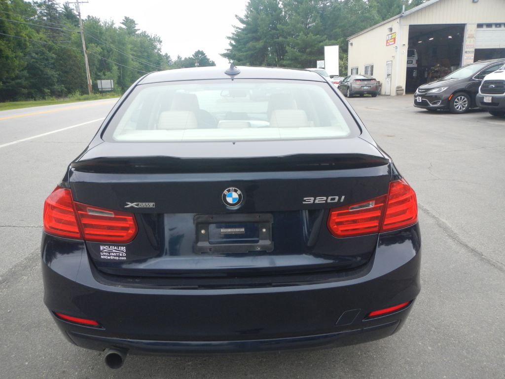 2014 BMW 3 Series Image 35