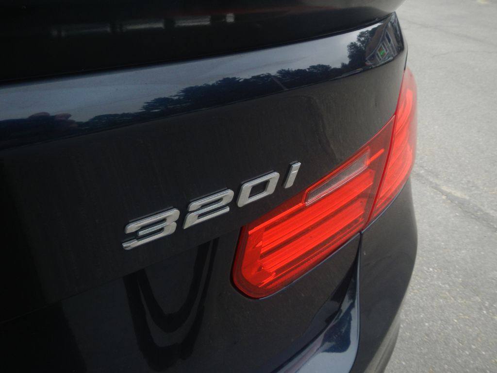 2014 BMW 3 Series Image 36