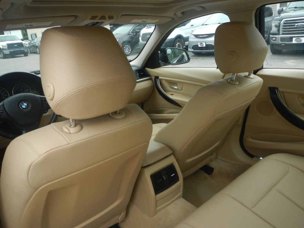 2014 BMW 3 Series Image 45