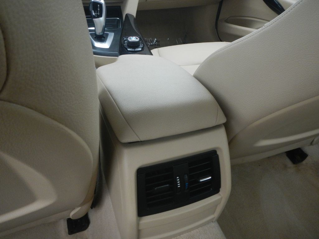 2014 BMW 3 Series Image 46