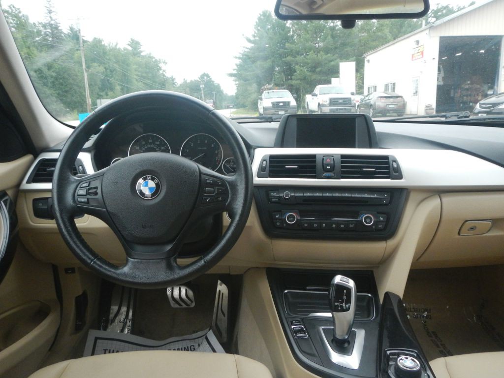 2014 BMW 3 Series Image 47