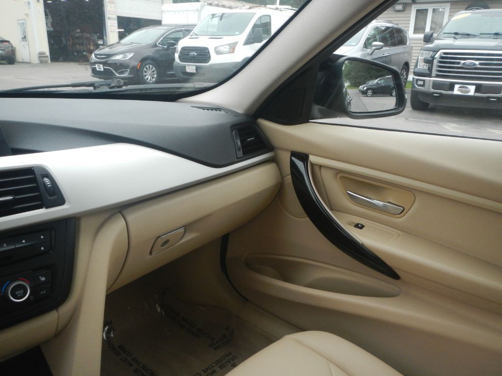 2014 BMW 3 Series Image 53