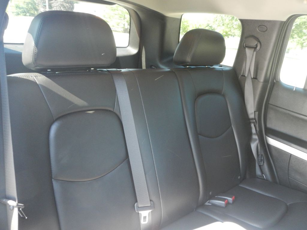 2011 Chevrolet HHR Image 8
