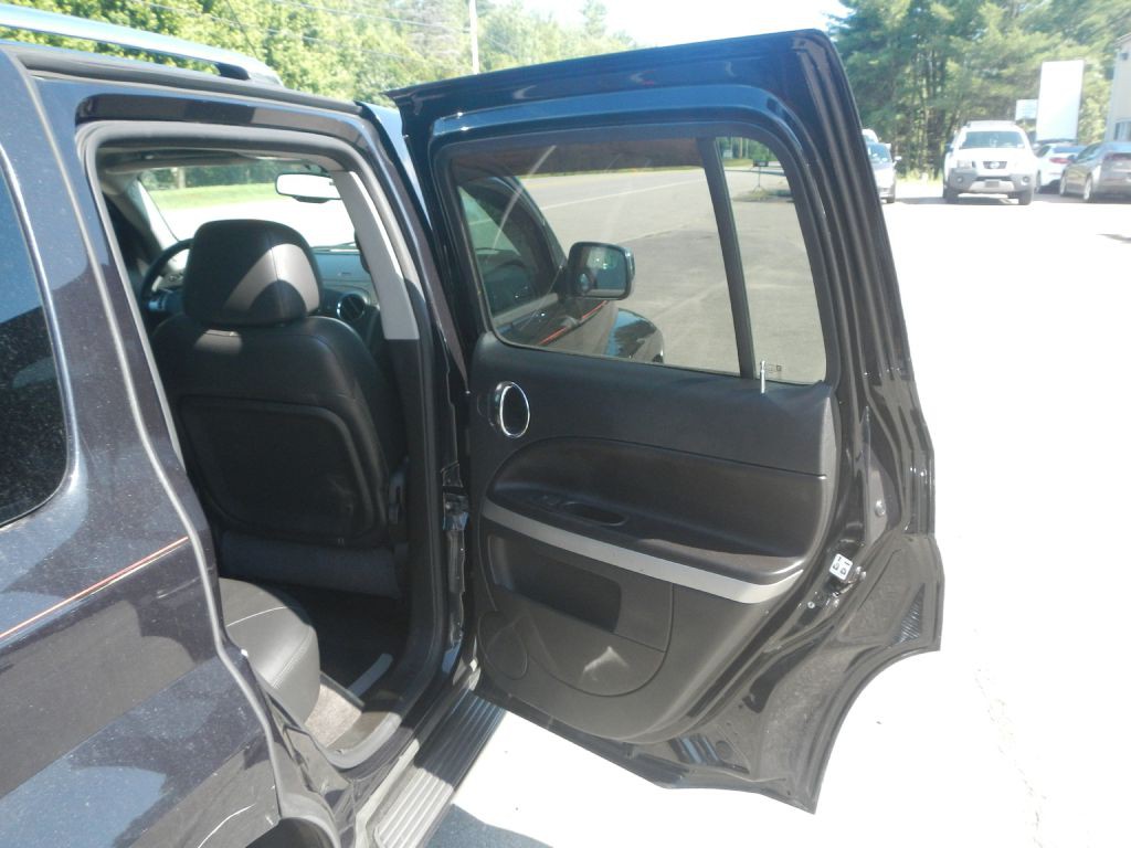 2011 Chevrolet HHR Image 25