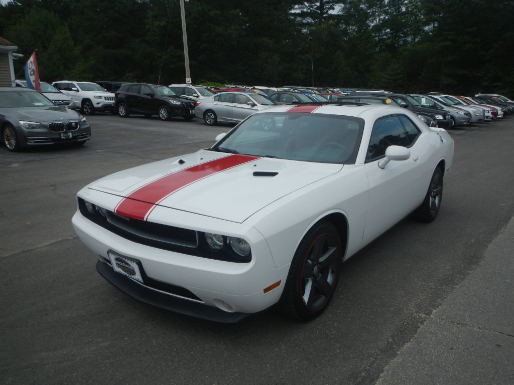 2014 Dodge Challenger Image 2