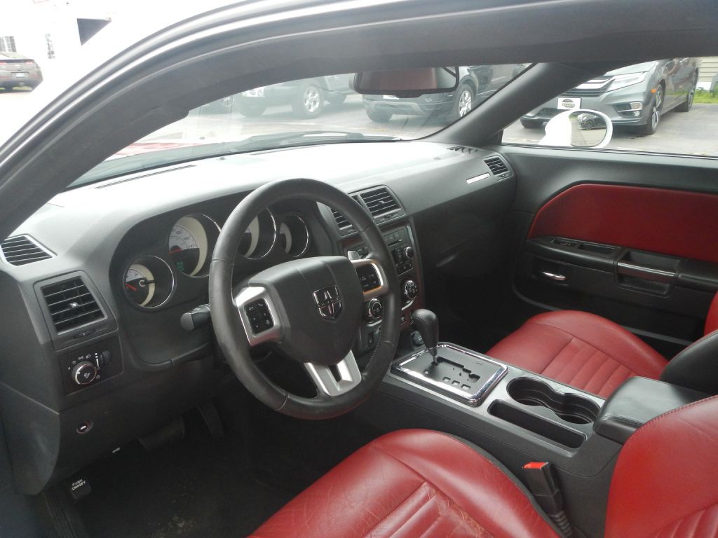 2014 Dodge Challenger Image 3