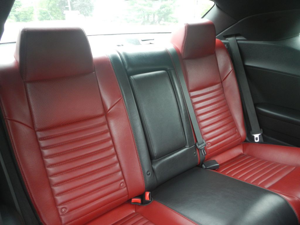 2014 Dodge Challenger Image 8