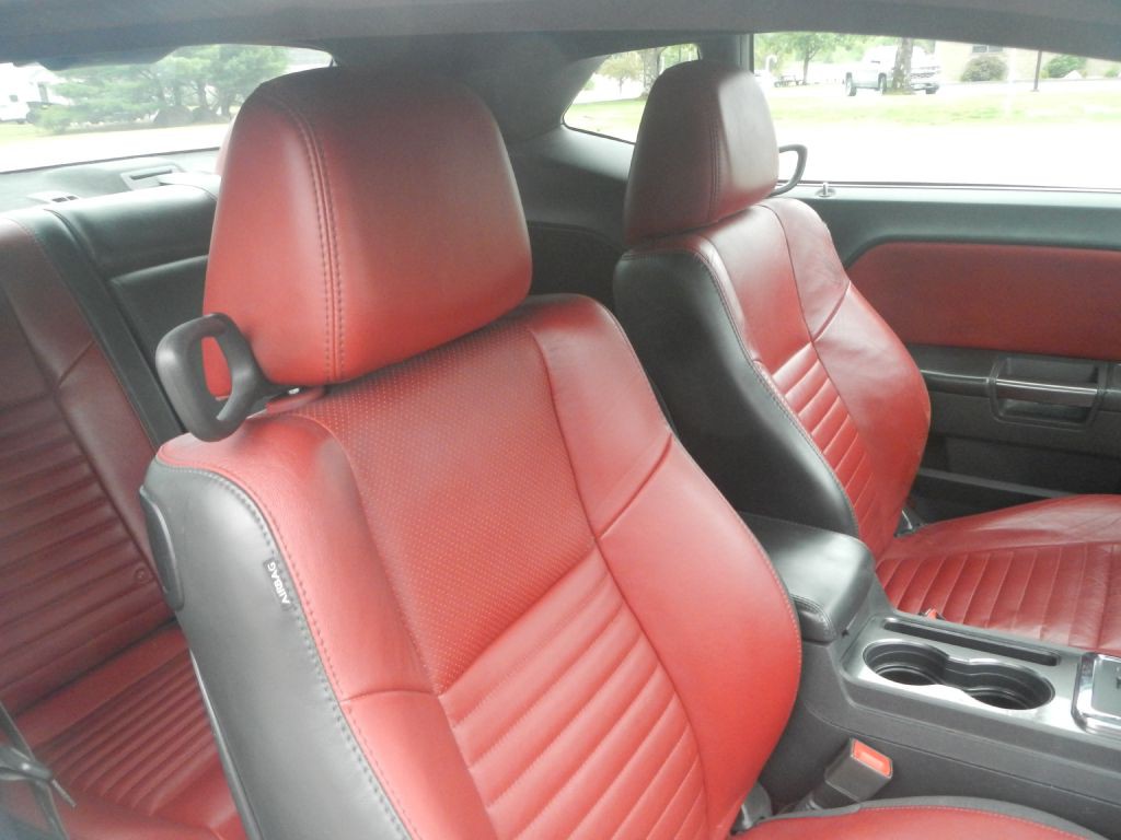 2014 Dodge Challenger Image 9