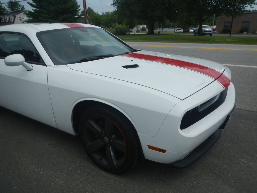 2014 Dodge Challenger Image 12