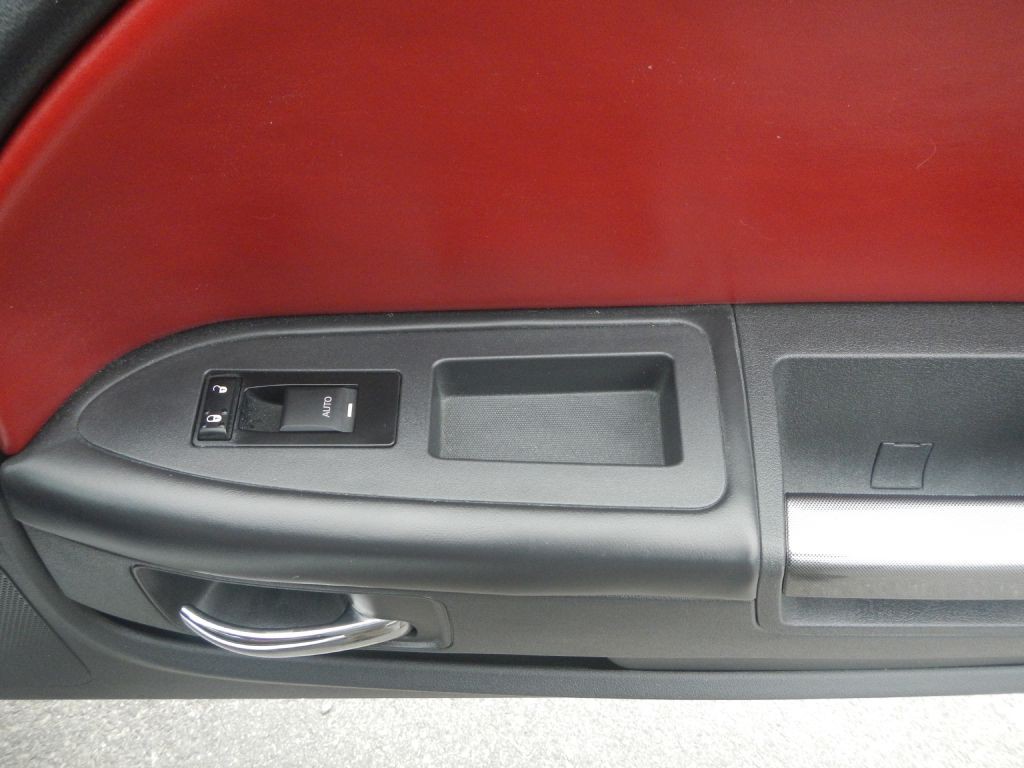 2014 Dodge Challenger Image 17