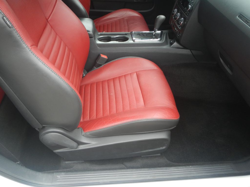2014 Dodge Challenger Image 18
