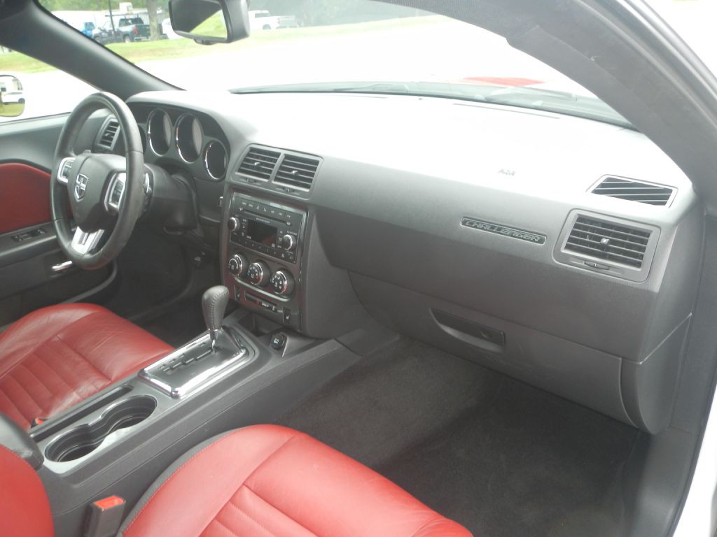 2014 Dodge Challenger Image 20