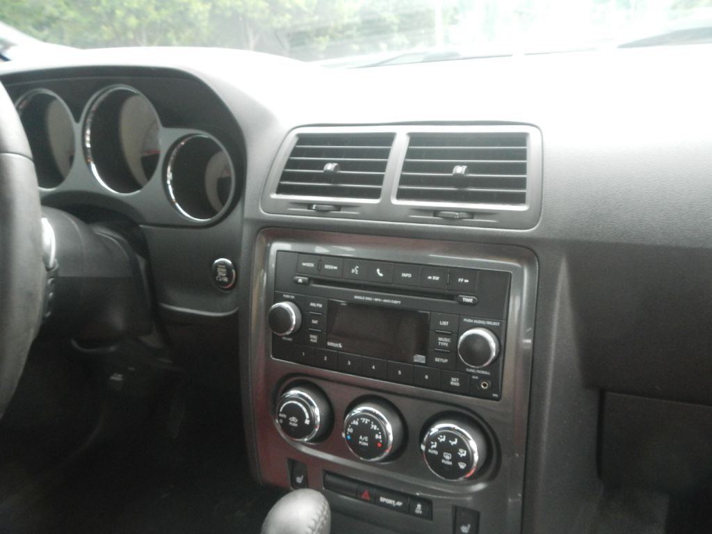 2014 Dodge Challenger Image 22