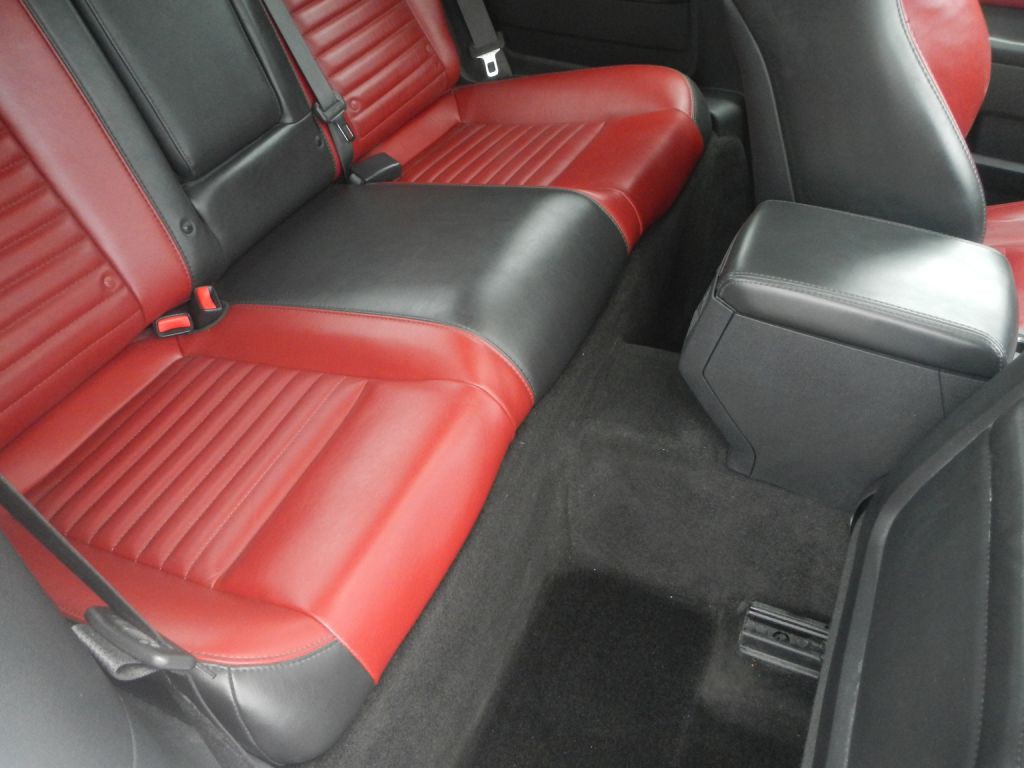 2014 Dodge Challenger Image 28