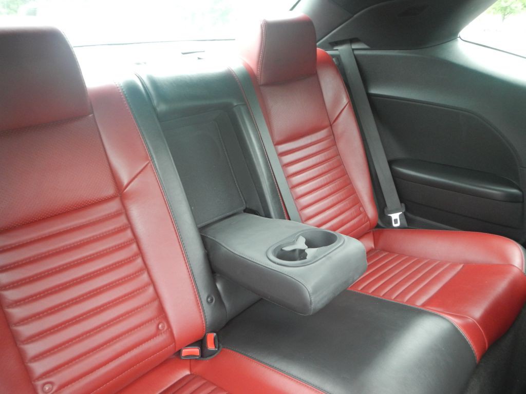 2014 Dodge Challenger Image 29