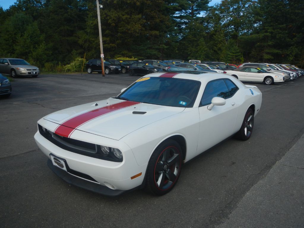 2014 Dodge Challenger Image 2