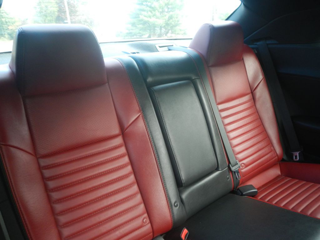 2014 Dodge Challenger Image 9