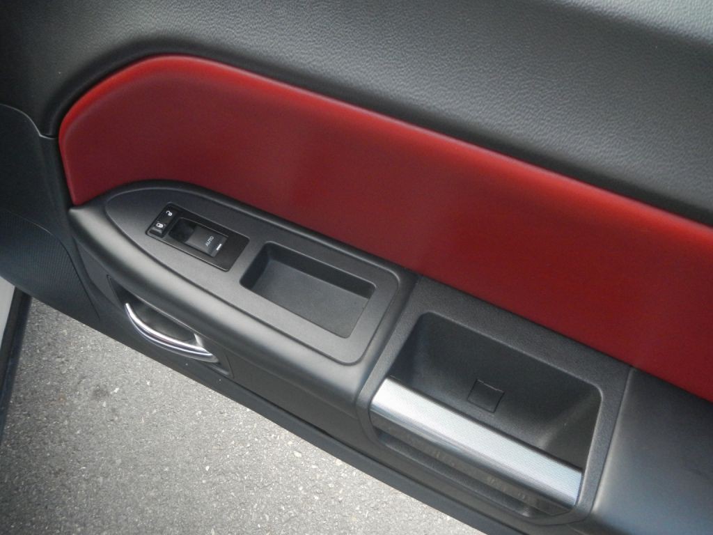 2014 Dodge Challenger Image 17