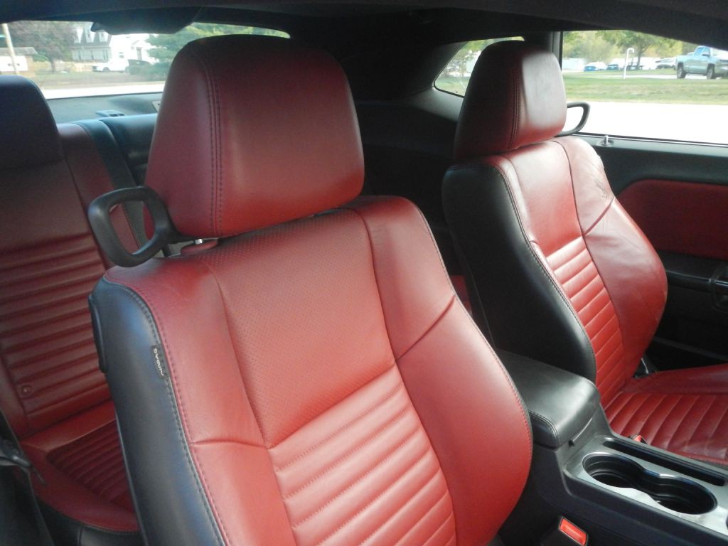 2014 Dodge Challenger Image 19