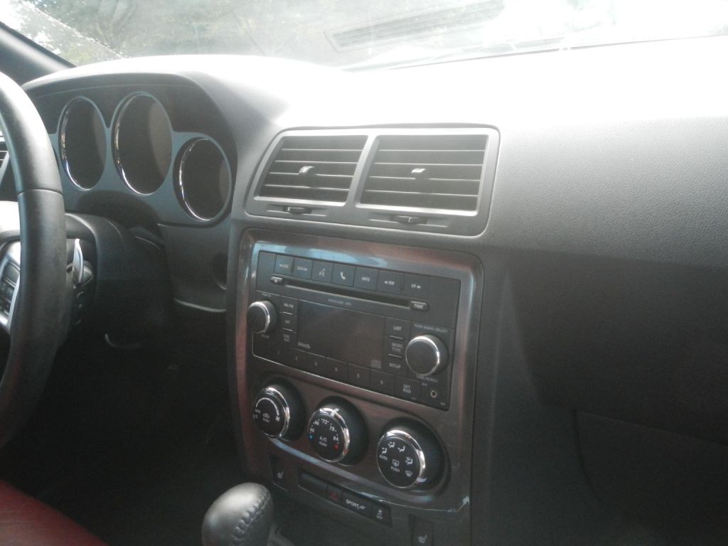 2014 Dodge Challenger Image 22