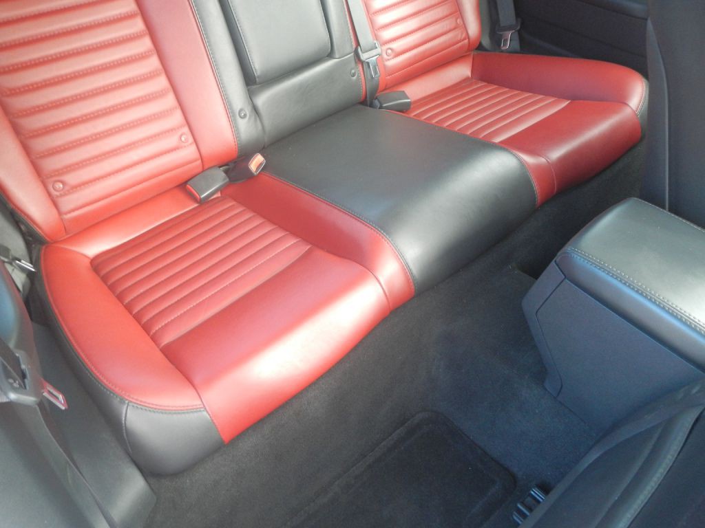 2014 Dodge Challenger Image 26