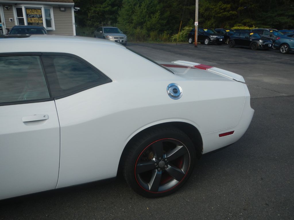 2014 Dodge Challenger Image 35