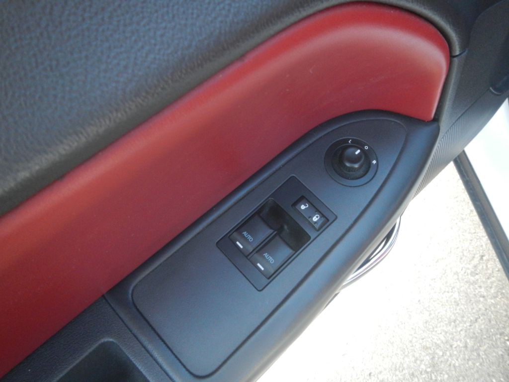 2014 Dodge Challenger Image 39