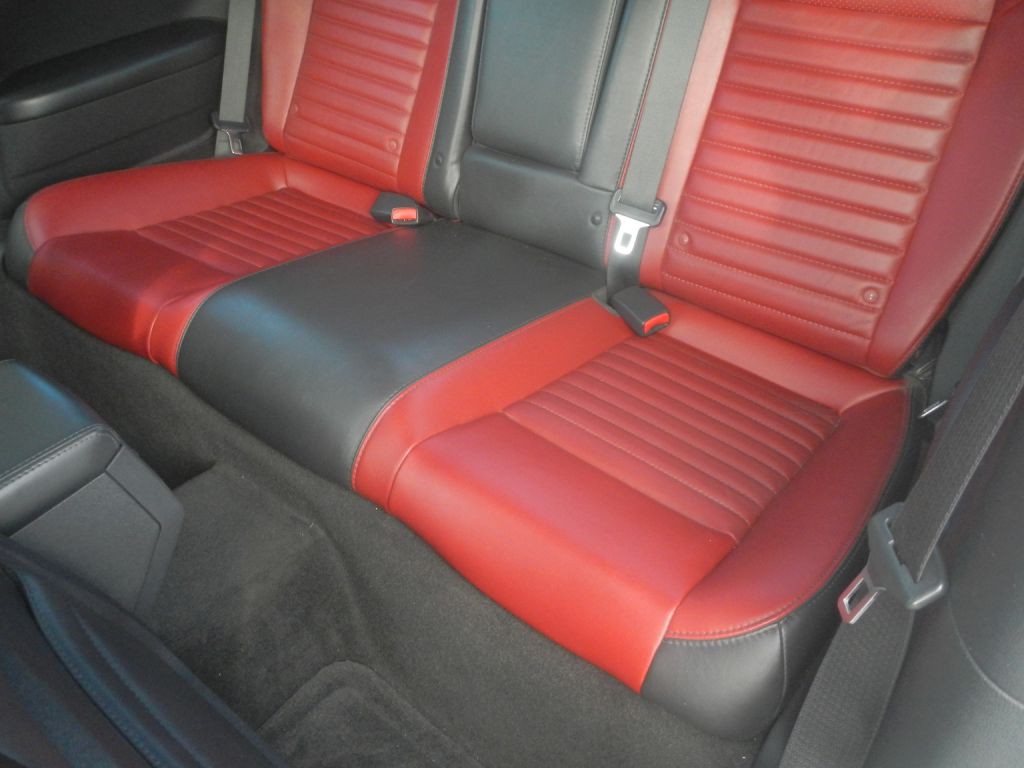 2014 Dodge Challenger Image 41